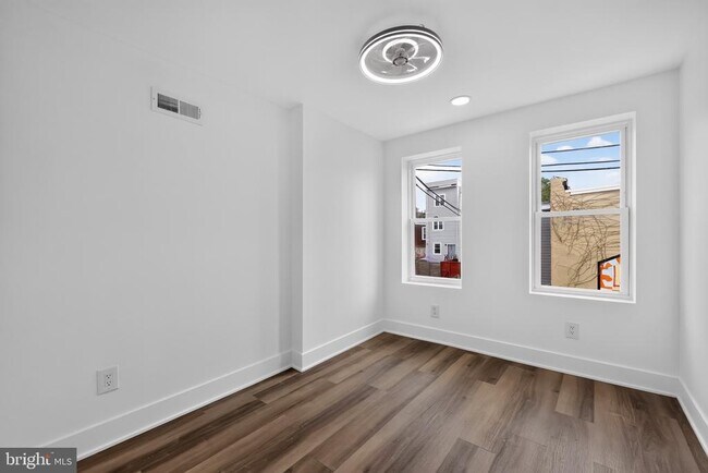 Building Photo - 807 N 42nd St