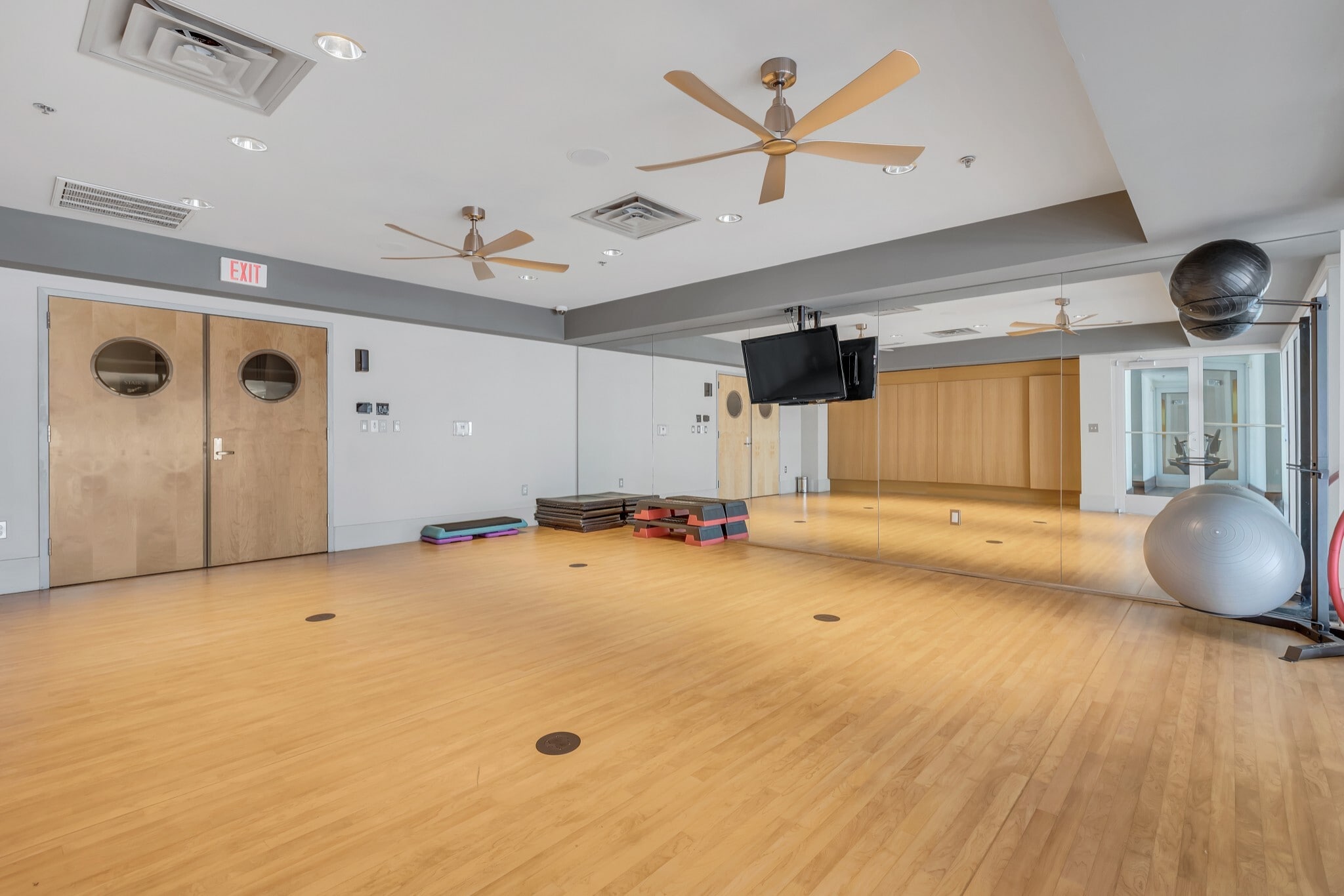 Building Photo - 600 12th Ave S