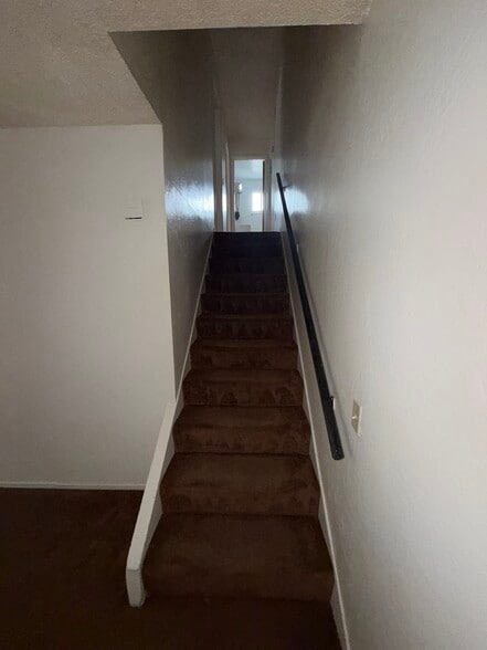 Building Photo - 1015 Glen Rd