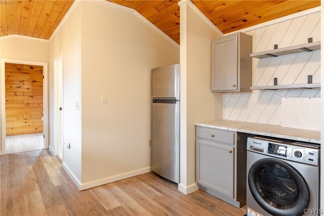 Building Photo - 6082 Reservoir Rd