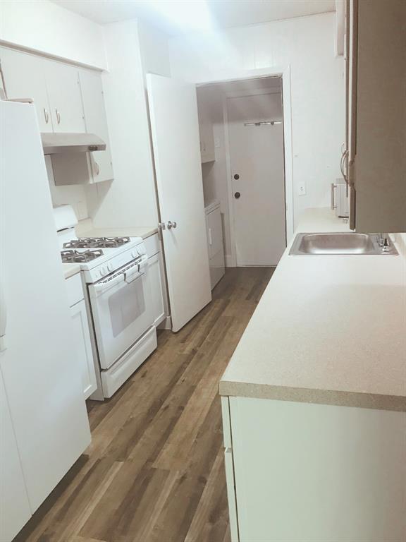 Building Photo - 1415 Valleyridge Dr