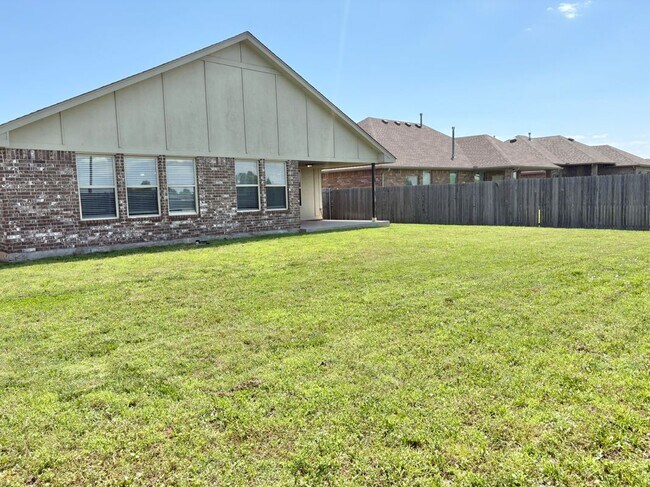 Building Photo - 709 SW 149th Pl