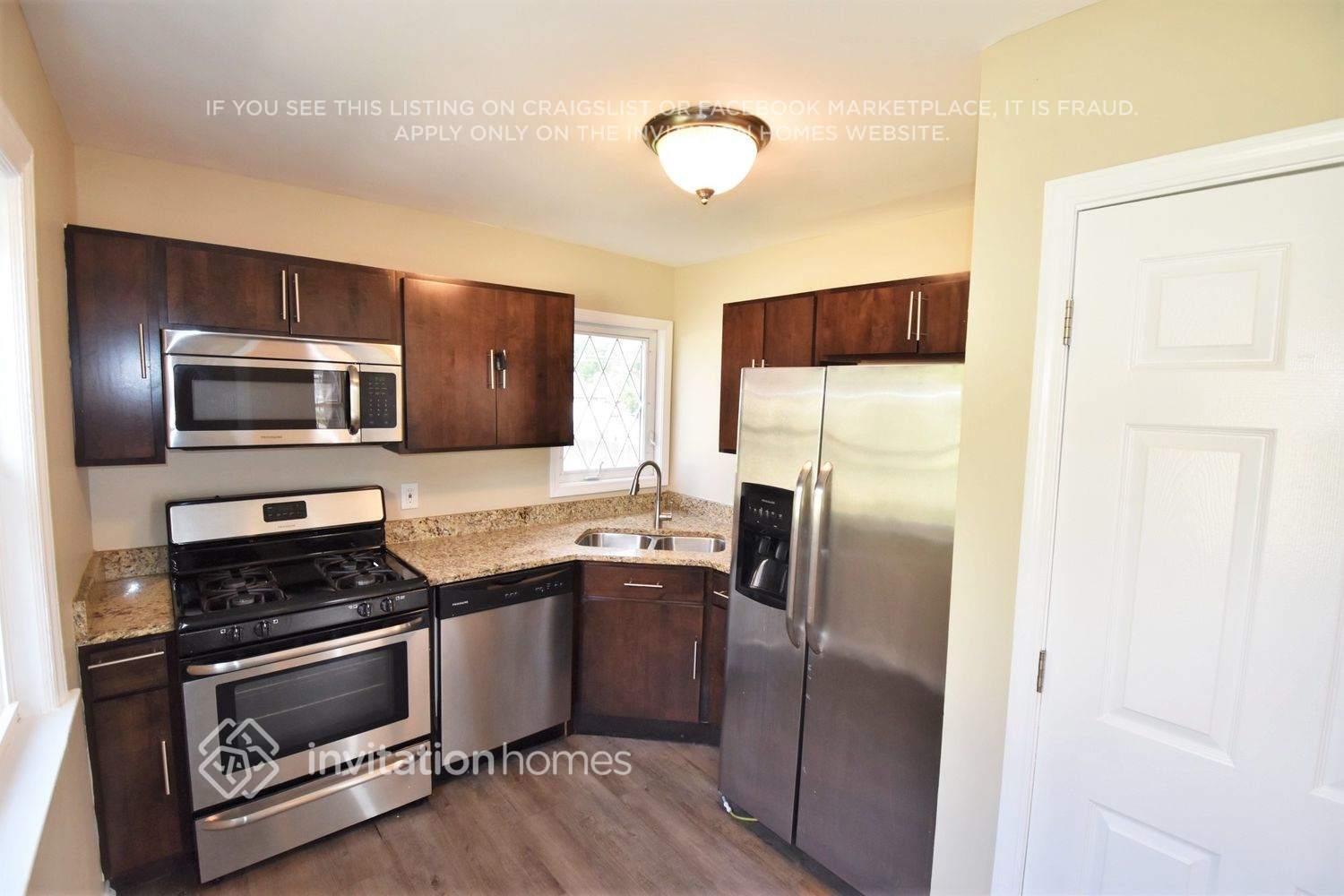 Building Photo - 9837 S 54th Ave