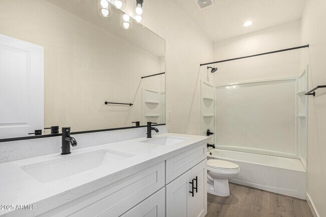 Building Photo - 133 W Latona Rd