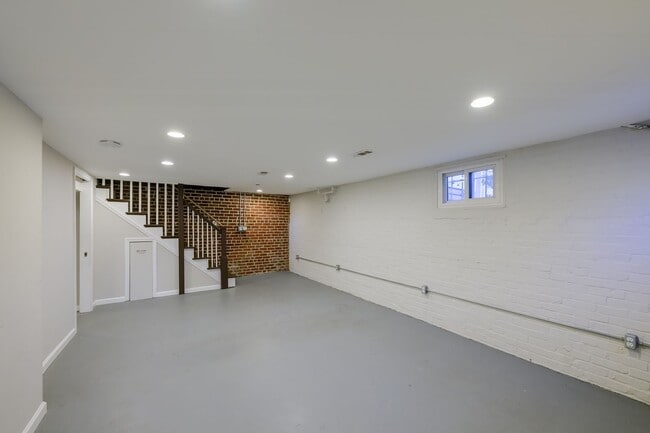 Building Photo - Modern End-Unit Townhome with Garage + Outdoor Space in SE DC