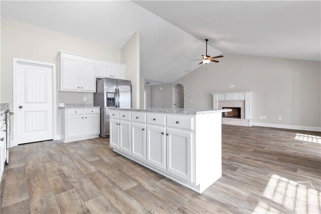 Building Photo - 2164 Savannah Dr