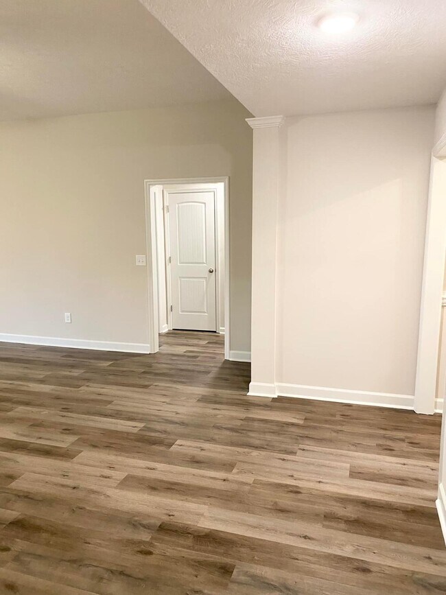 Building Photo - 2067 Boyer Pl