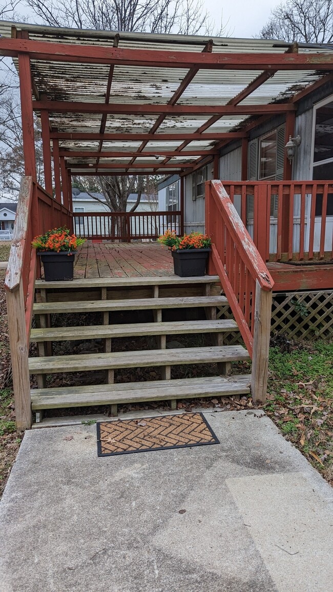 Building Photo - 106 Sumac Ln