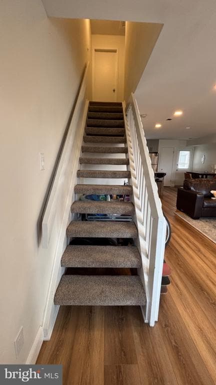 Building Photo - 4000 Bayshore Ave