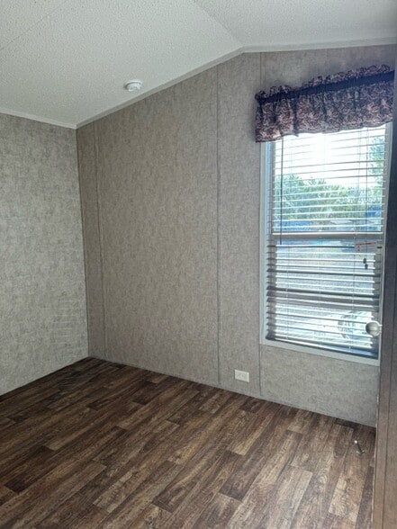 Building Photo - 625 Cane Creek Rd