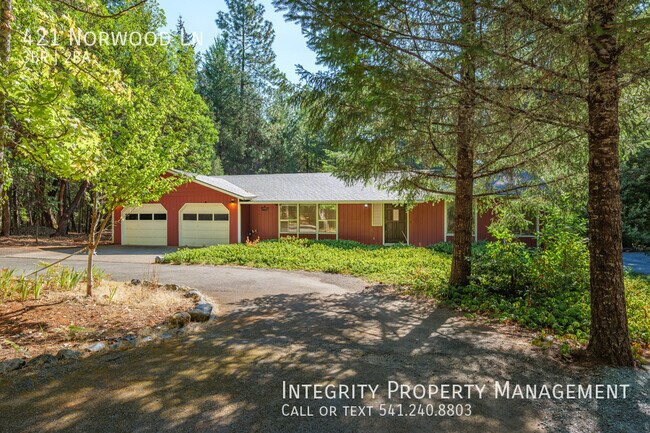 Building Photo - 421 Norwood Ln