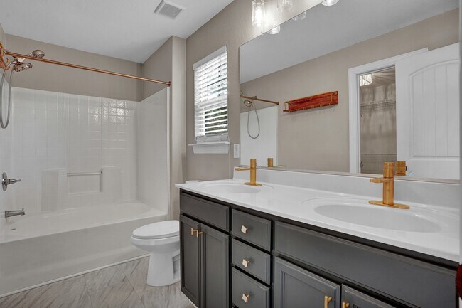 Building Photo - 211 Thalia Rd