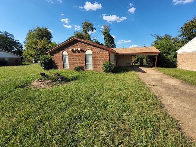 Primary Photo - 1722 Northfield Dr