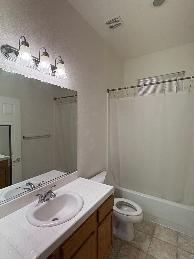 Building Photo - Beautiful charming single story home