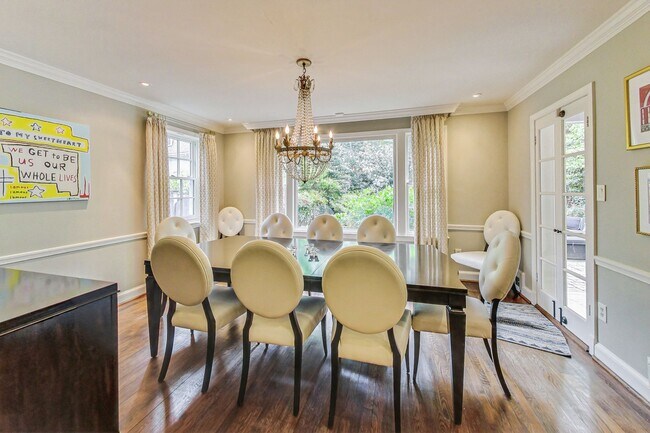Building Photo - COMING SOON - Stunning 4 bed + 2 full & 2 1/2 bath Classic in NW DC