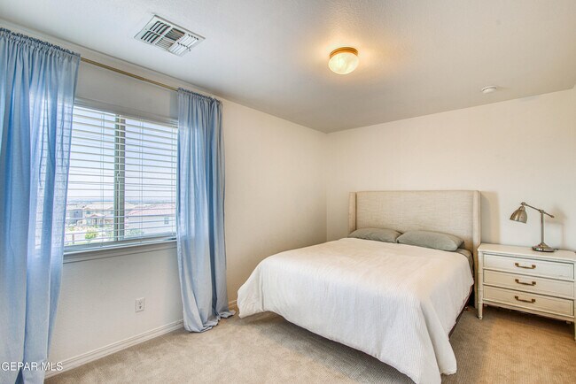 Building Photo - 7751 Enchanted Path Dr