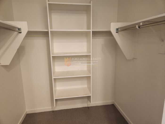 Building Photo - 4208 S 68th Dr