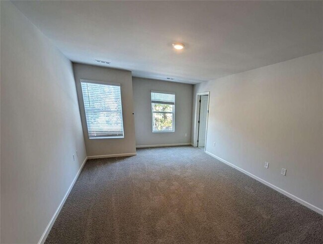 Building Photo - 2465 Poppy Ct