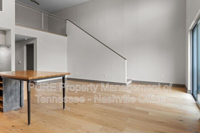 Building Photo - 1260 Martin St