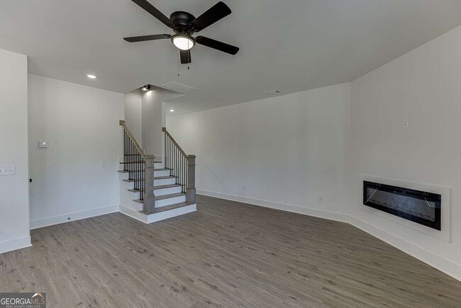 Building Photo - 569 Clayton St