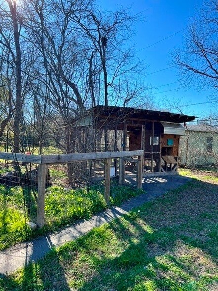 Building Photo - 4720 Lowell Ln