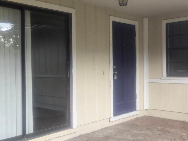 Building Photo - 121 Forest Ln