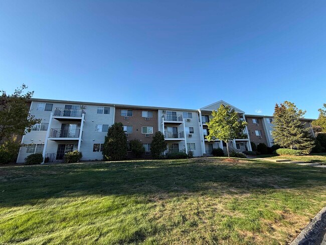 Building Photo - 383 Huse Rd