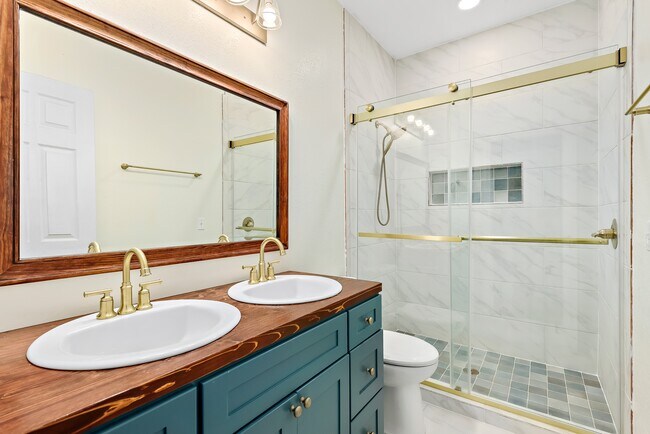 Building Photo - 68 Richard Dr