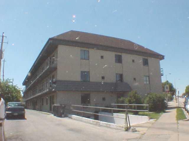 Building Photo - 9129 W National Ave