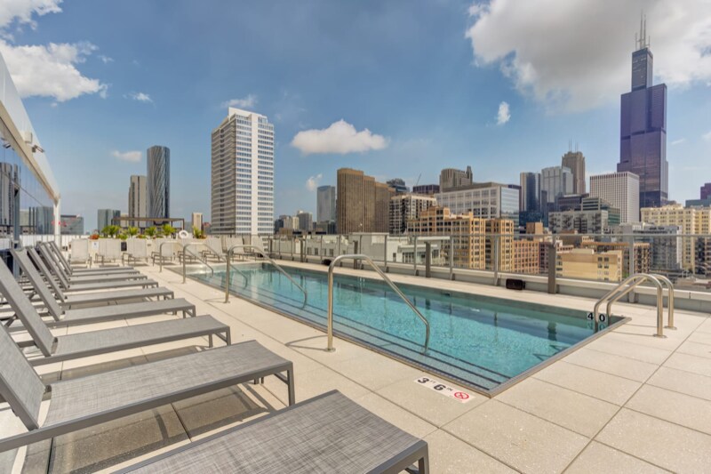 Building Photo - 850 W Van Buren St