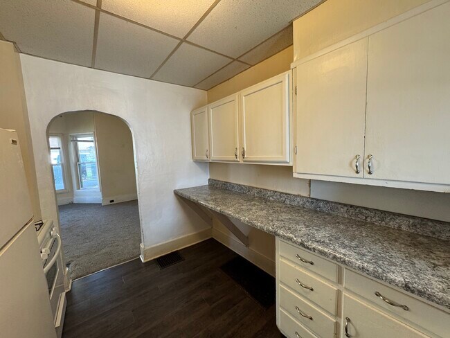 Building Photo - 204 N Fort Wayne Ave