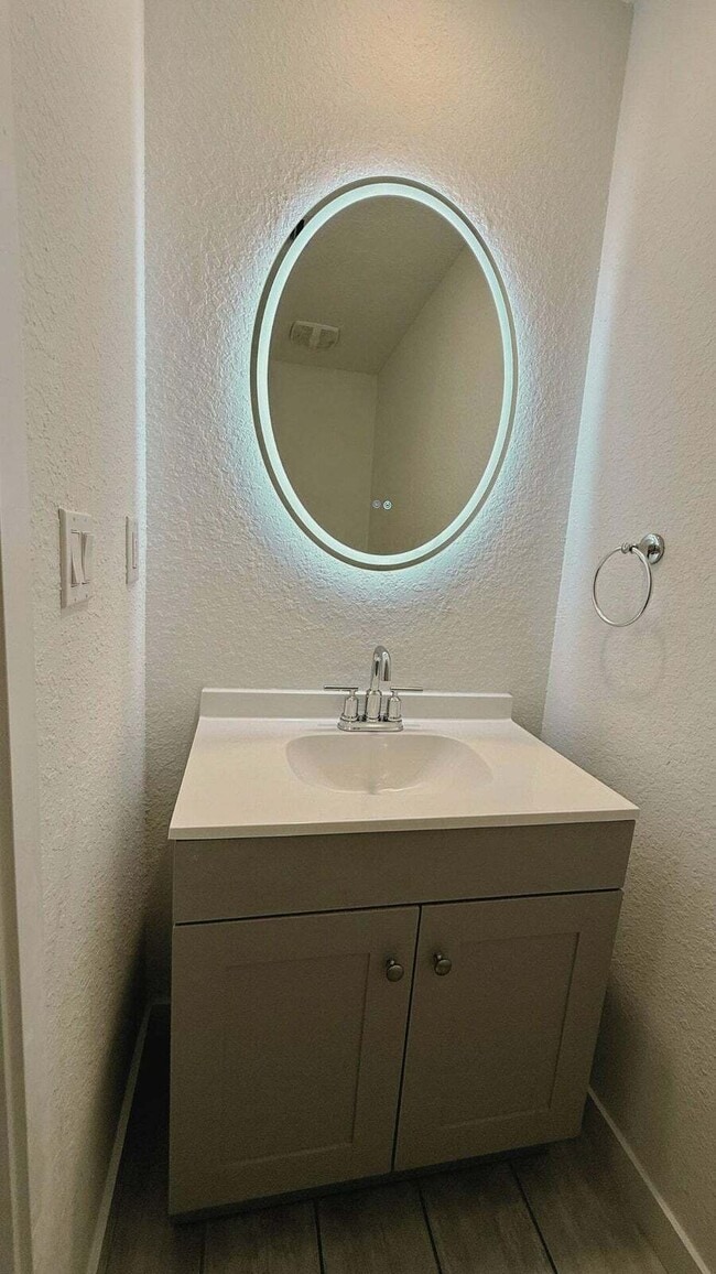 Building Photo - 8554 Via Mar Rosso