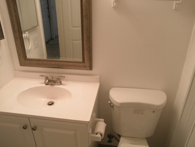 Building Photo - 584 Springdale Cir