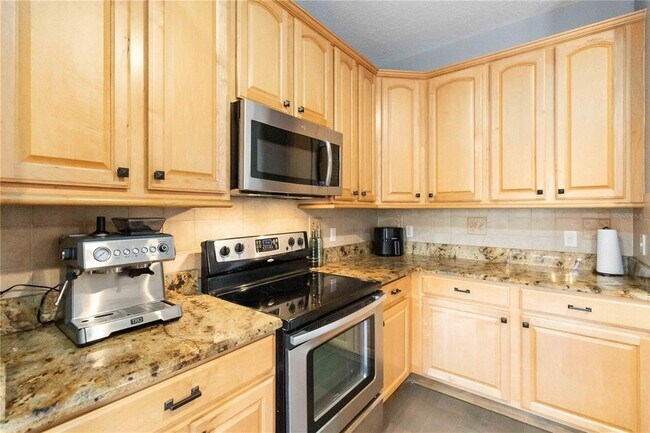 Building Photo - 9797 Portofino Dr