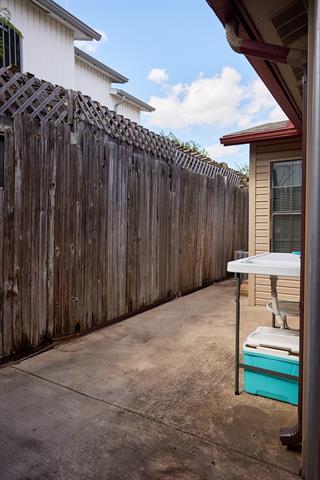 Building Photo - 413 San Maria Dr