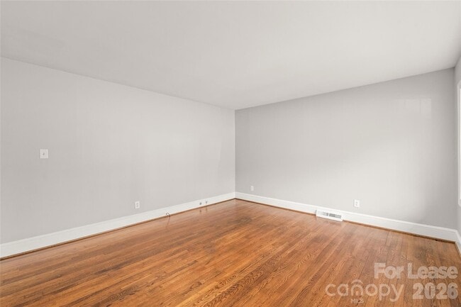 Building Photo - 4914 Kistler Ave