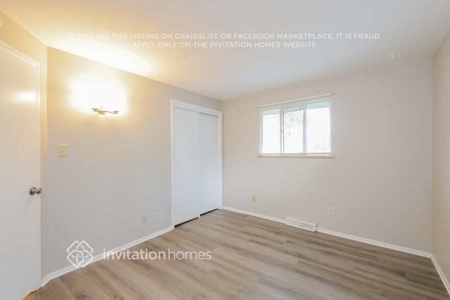 Building Photo - 8866 W Asbury Dr