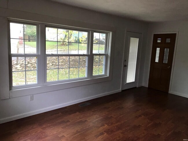 Building Photo - 600 W Cherokee Dr