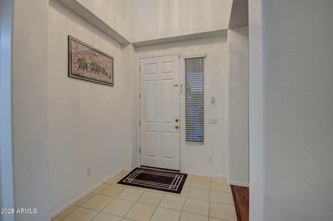 Building Photo - 218 E Sunburst Ln