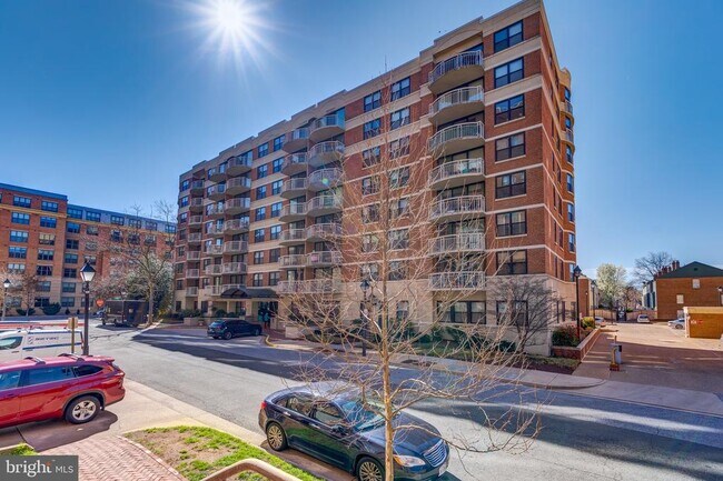 Building Photo - 1200 Braddock Pl