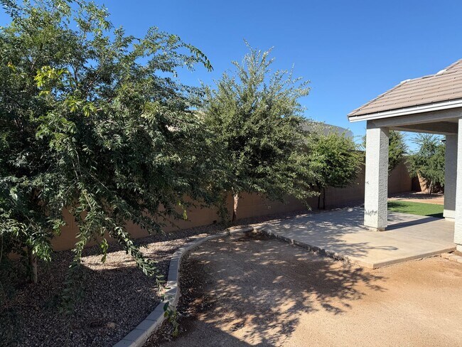 Building Photo - Three Bedroom Two Bath Home with A Den