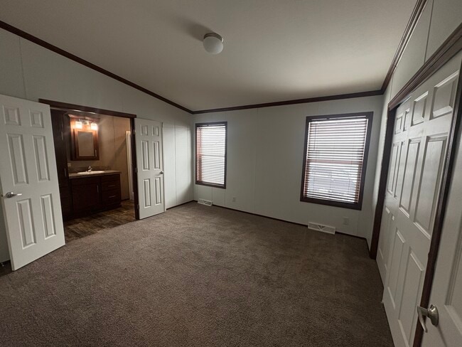 Building Photo - 1603 Summer Park Dr