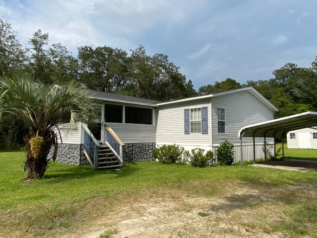 Building Photo - 3 bedroom 2 bath Mobile Home on 1 acre in ...