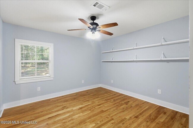 Building Photo - 117 McCree Dr