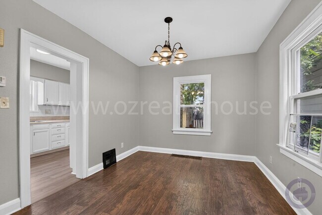 Building Photo - 2034 Berkshire Pl