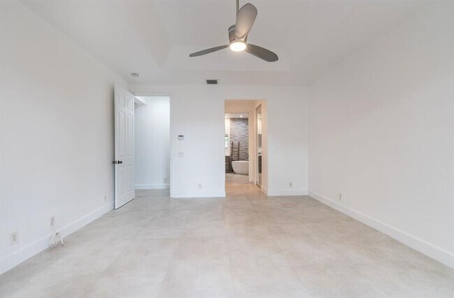 Building Photo - 2604 Center Ct Dr