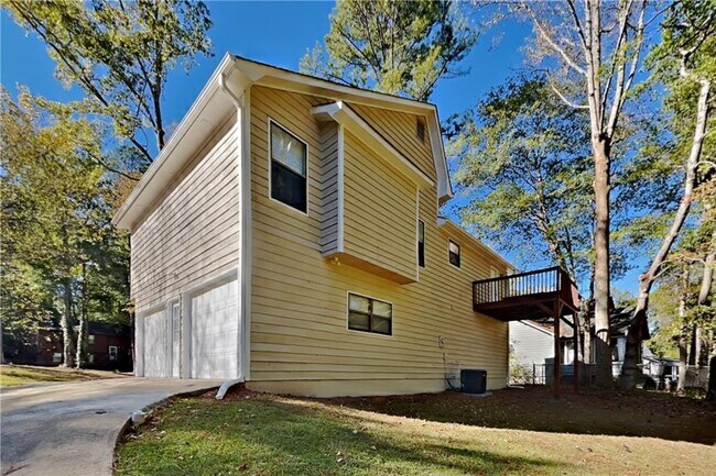 Building Photo - 6015 Sumit Ct NW