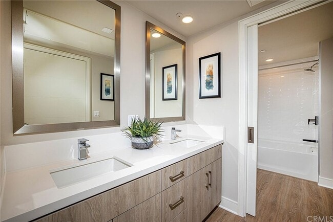 Building Photo - 6030 Seabluff Dr