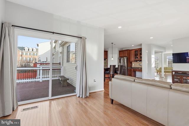 Building Photo - 43281 Goosefoot Square