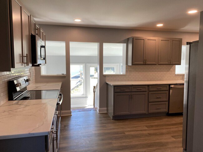 Building Photo - 108 Paoli Pike